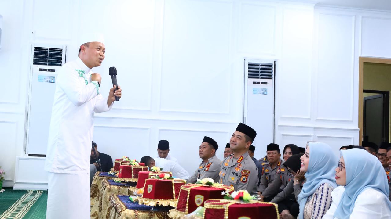 Polrestabes Makassar Gelar Syukuran Renovasi Aula Mappaodang Dirangkaikan Peringatan Isra Mi’raj Nabi Muhammad SAW