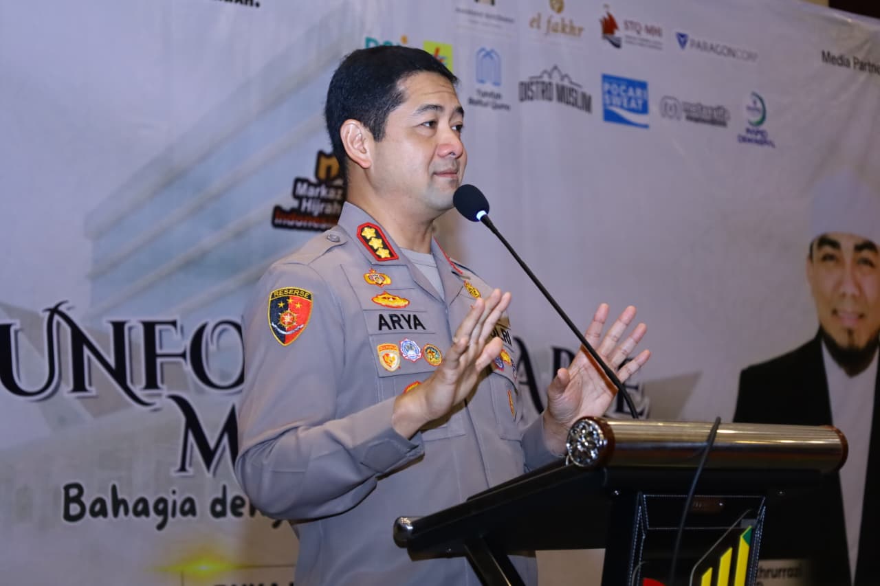 Hadiri Kegiatan di Unhas Hotel and Convention, Kapolrestabes Makassar Ajak Santri Jadi Agent of Change