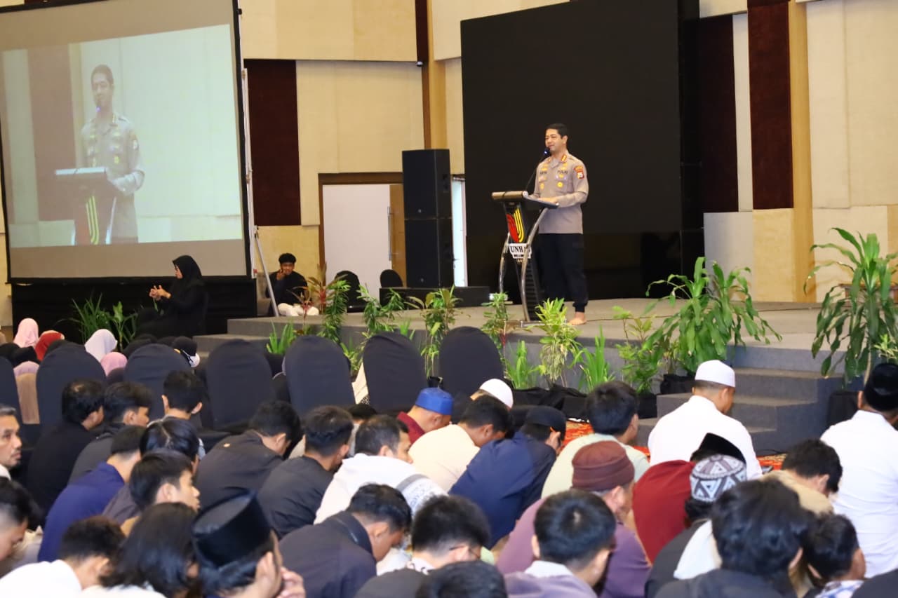 Kapolrestabes Makassar Hadiri Unforgettable Moment: Bahagia dengan Keindahan Al-Qur’an