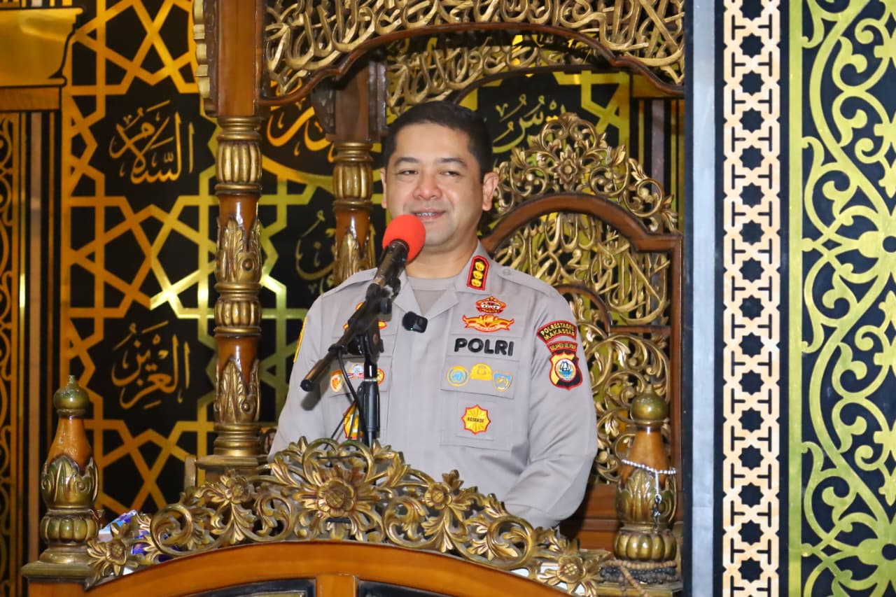 Kapolrestabes Makassar Safari Subuh di Masjid Al-Husna, Ajak Warga Perkuat Kepedulian Menjaga Kamtibmas