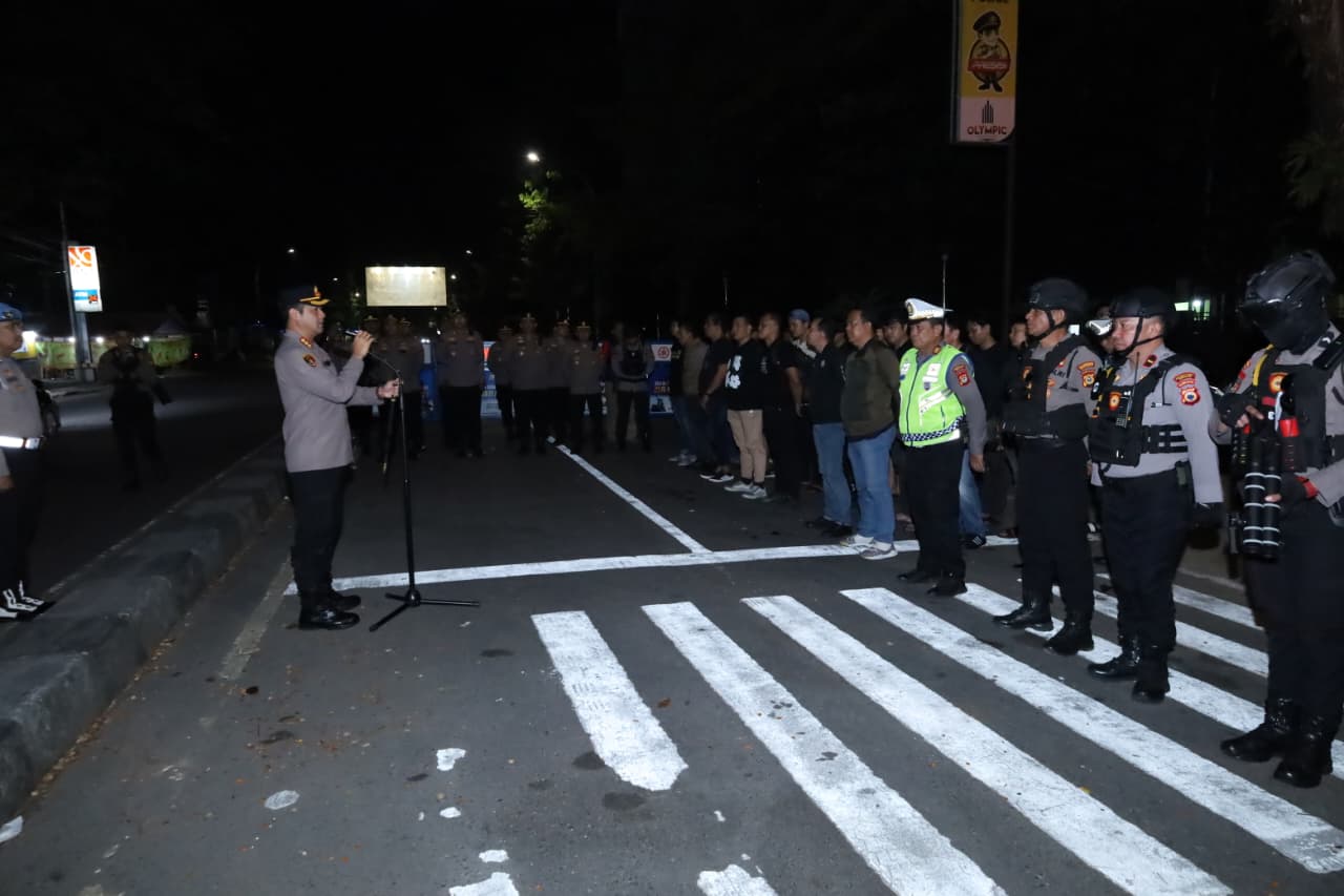 Kapolrestabes Makassar Pimpin Patroli Malam dan Razia Geng Motor
