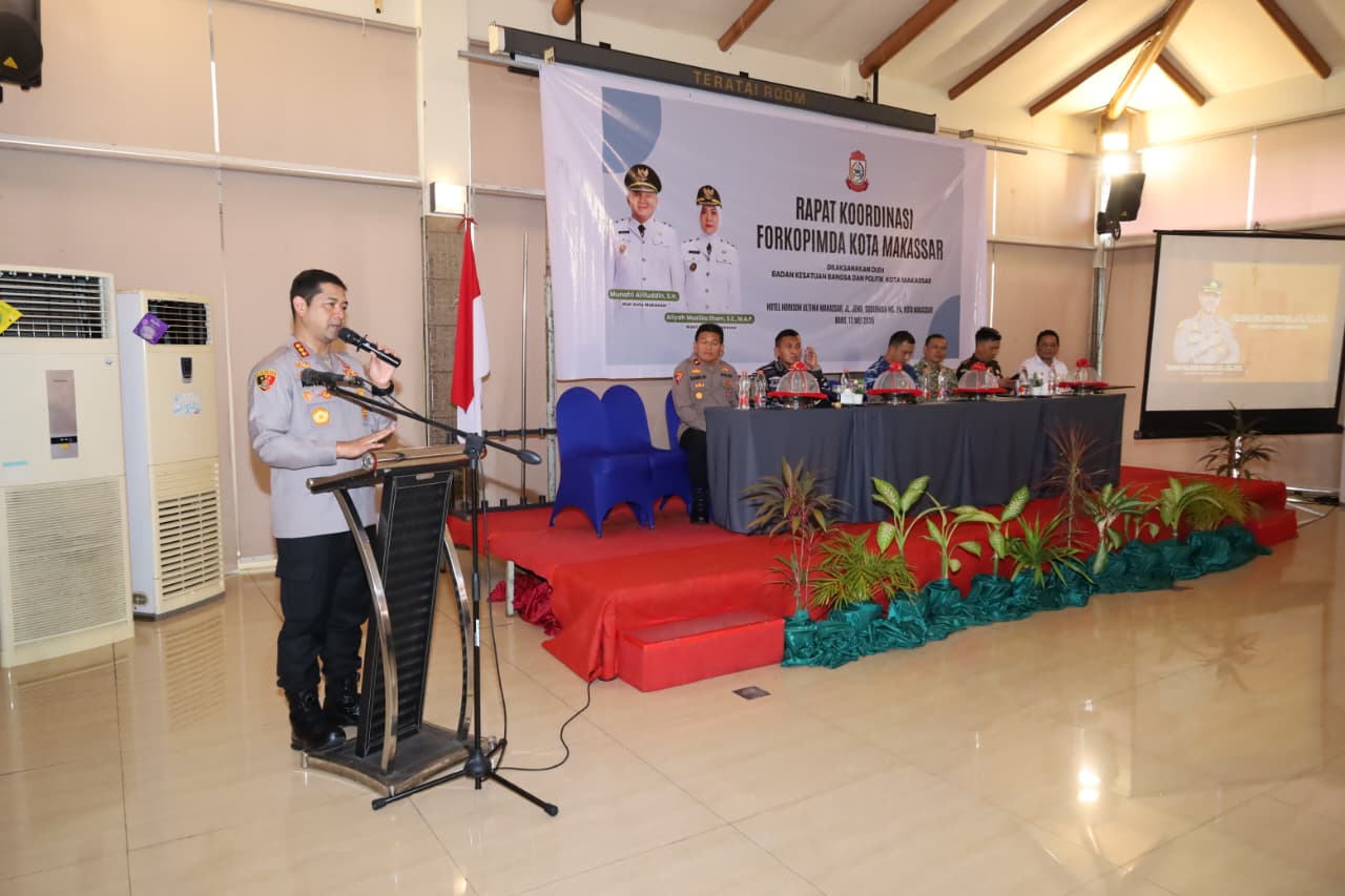 Kapolrestabes Makassar Hadiri Rapat Forkopimda, Perkuat Sinergi Jaga Kamtibmas Jelang Hari Besar Islam