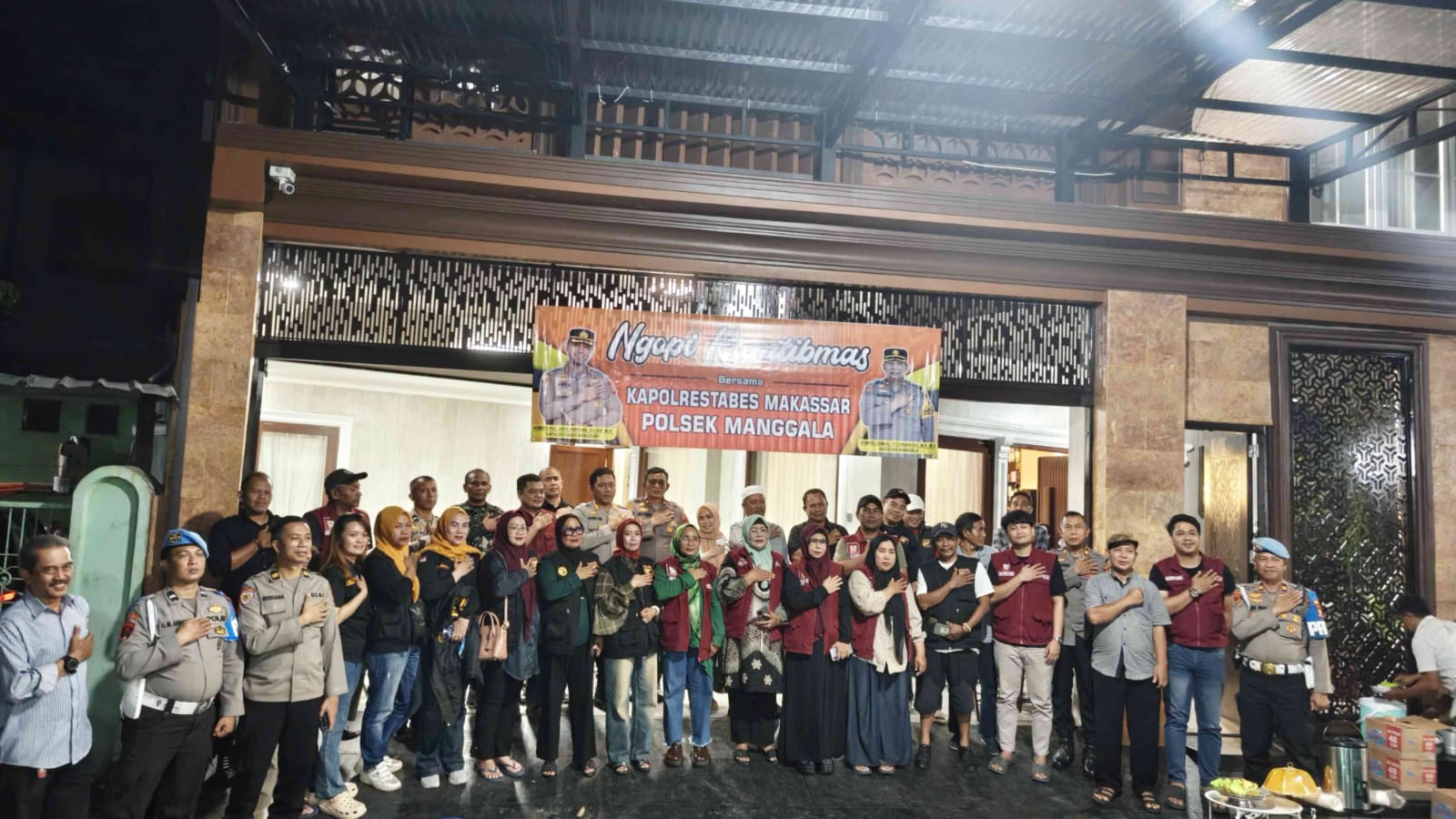 Wakapolrestabes Makassar Gelar Ngopi Kamtibmas, Warga Borong Sampaikan Beragam Aspirasi