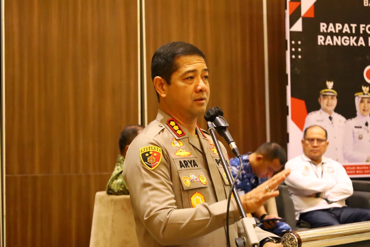 Jelang HUT ke-81 RI, Kapolrestabes Makassar Hadiri Rakor Forkopimda Makassar Bahas Kamtibmas di Kota Makassar