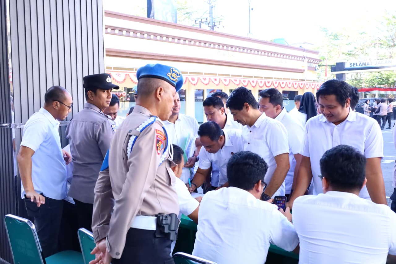 Cegah Pelanggaran, Sipropam Polrestabes Makassar Sidak HP Personel Terkait Judol dan Pinjol